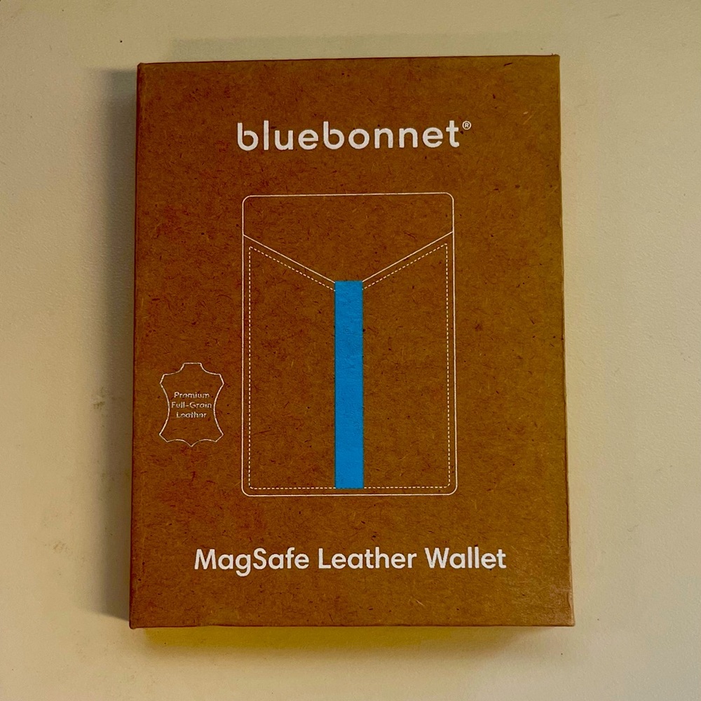 Bluebonnet MagSafe Leather Wallet.NIB.Leather. Premium Full- Grain Leather.